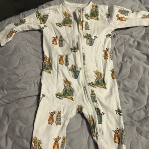 Dreamland baby petter rabbit romper